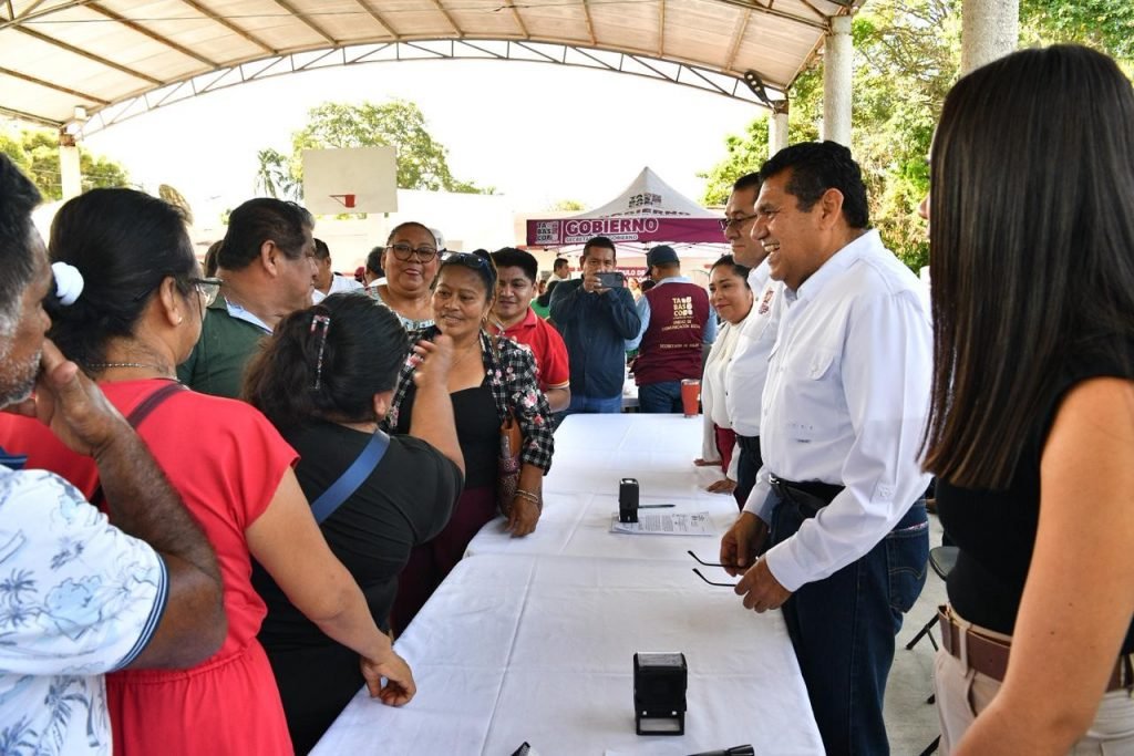 Gobierno del Pueblo Revitaliza Boca de Chilapa: Atención Directa y Servicios Tras 30 Años de Olvido