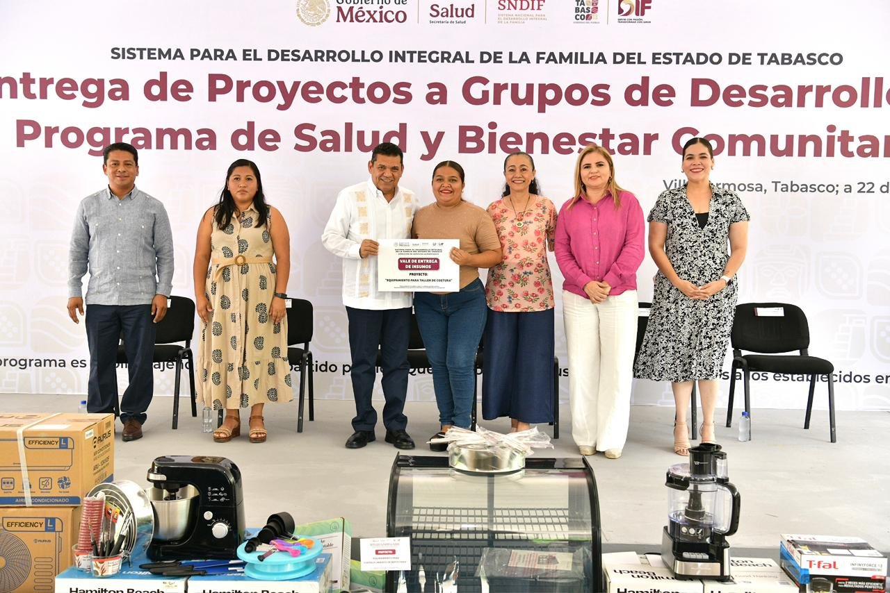 Apoyo a Microempresas en Comunidades Marginadas: Entrega de Equipos y Utensilios para 45 Proyectos Productivos