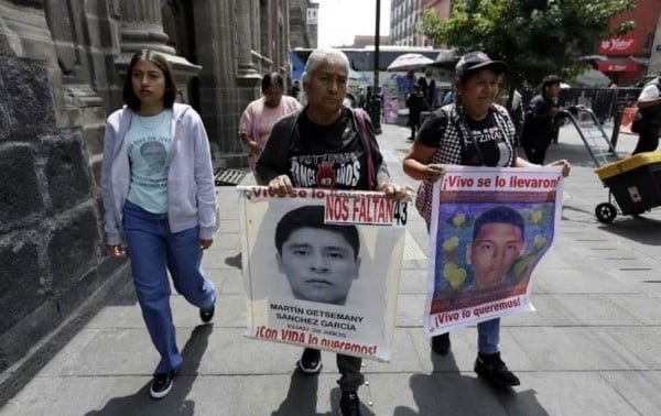 Sheinbaum se reúne con padres de los 43 para exigir avances en el Caso Ayotzinapa